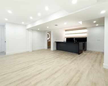 121 Ponquogue Avenue - Photo Thumbnail 16