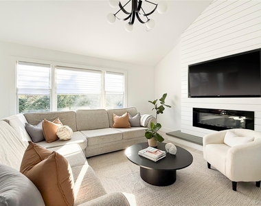 121 Ponquogue Avenue - Photo Thumbnail 1