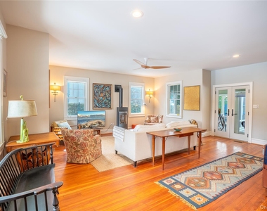 460 Bay Avenue - Photo Thumbnail 1