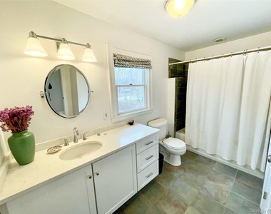 460 Bay Avenue - Photo Thumbnail 13