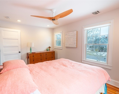 460 Bay Avenue - Photo Thumbnail 11
