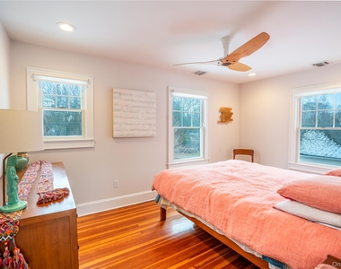 460 Bay Avenue - Photo Thumbnail 10