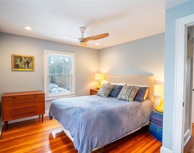 460 Bay Avenue - Photo Thumbnail 12
