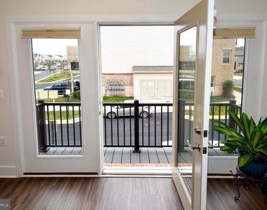 23610 Havelock Walk Terrace - Photo Thumbnail 12