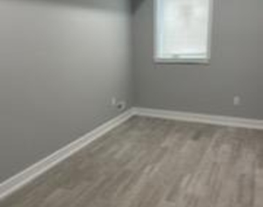 1529 W Stiles Street - Photo Thumbnail 13