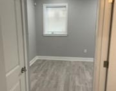 1529 W Stiles Street - Photo Thumbnail 22