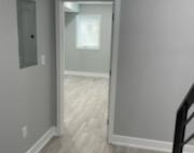 1529 W Stiles Street - Photo Thumbnail 14