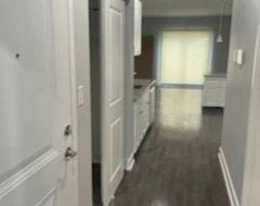 1529 W Stiles Street - Photo Thumbnail 5
