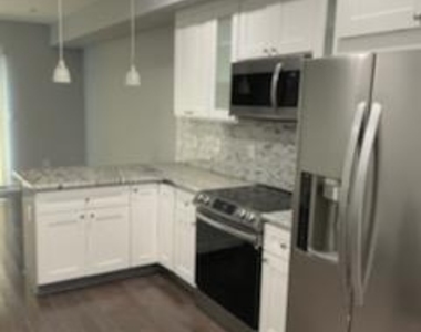 1529 W Stiles Street - Photo Thumbnail 2