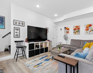 2400 Germantown Avenue - Photo Thumbnail 3