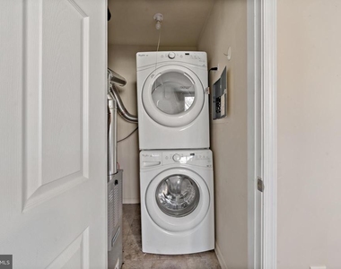 443 Fairmount Avenue - Photo Thumbnail 13