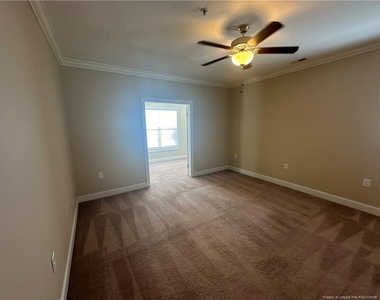 330 Gallery Drive - Photo Thumbnail 12