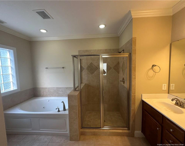 330 Gallery Drive - Photo Thumbnail 13