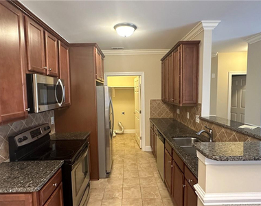 330 Gallery Drive - Photo Thumbnail 9