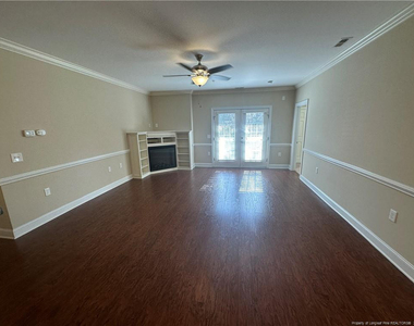 330 Gallery Drive - Photo Thumbnail 10