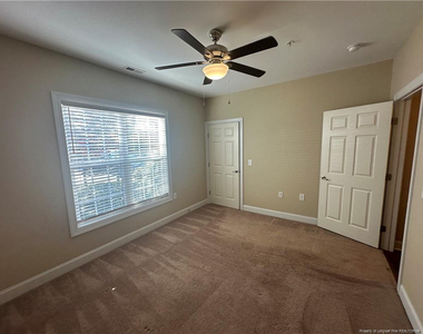 330 Gallery Drive - Photo Thumbnail 4