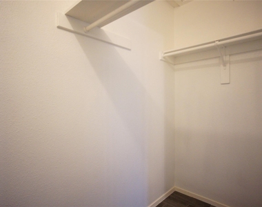 12725 Dakota Ln - Photo Thumbnail 13