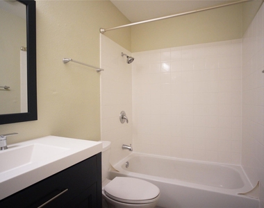 12725 Dakota Ln - Photo Thumbnail 9