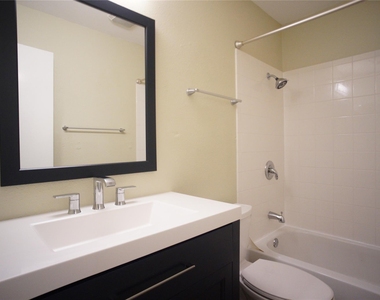 12725 Dakota Ln - Photo Thumbnail 8