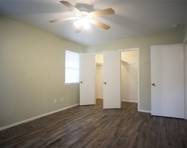 12725 Dakota Ln - Photo Thumbnail 10