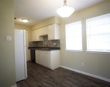 12725 Dakota Ln - Photo Thumbnail 4