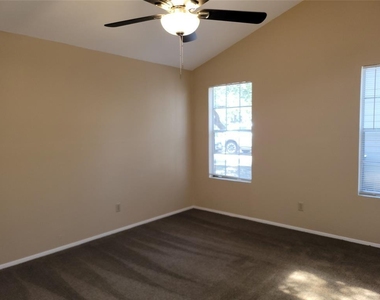 8802 Piney Point Dr - Photo Thumbnail 1