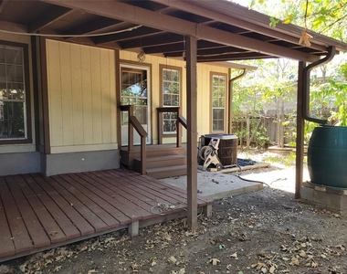 8802 Piney Point Dr - Photo Thumbnail 12
