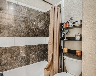 15207 Nightingale Ln - Photo Thumbnail 18
