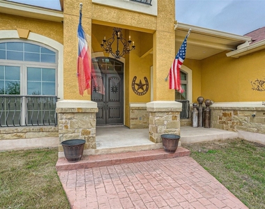 15207 Nightingale Ln - Photo Thumbnail 5