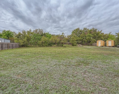 15207 Nightingale Ln - Photo Thumbnail 24
