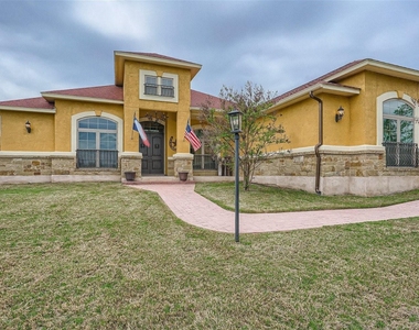 15207 Nightingale Ln - Photo Thumbnail 2