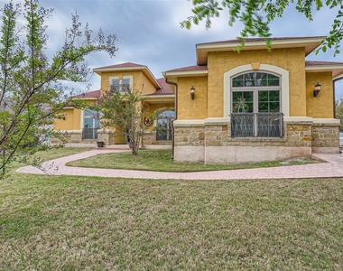15207 Nightingale Ln - Photo Thumbnail 3