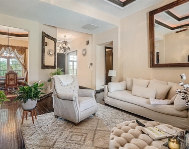 15207 Nightingale Ln - Photo Thumbnail 6