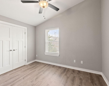20 Tate Ln - Photo Thumbnail 5