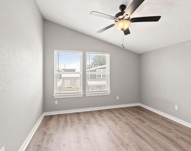 20 Tate Ln - Photo Thumbnail 6