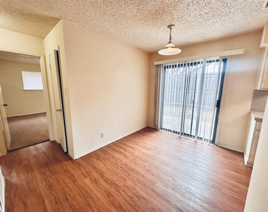 12504 Tree Line Dr - Photo Thumbnail 6