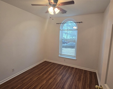 103 Hummingbird Ct - Photo Thumbnail 8