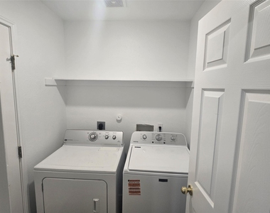 103 Hummingbird Ct - Photo Thumbnail 10