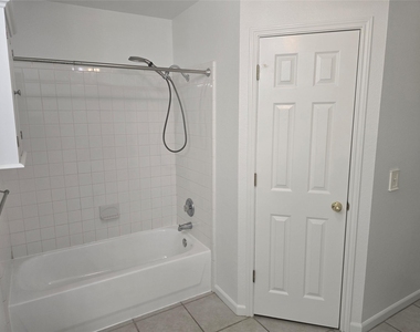 103 Hummingbird Ct - Photo Thumbnail 14