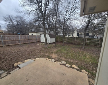 103 Hummingbird Ct - Photo Thumbnail 17