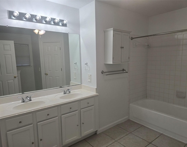103 Hummingbird Ct - Photo Thumbnail 13
