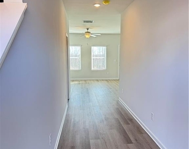 11071 Suria Drive Se - Photo Thumbnail 7