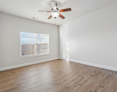 3808 Fairhill Point - Photo Thumbnail 28