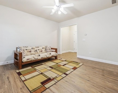 3808 Fairhill Point - Photo Thumbnail 32