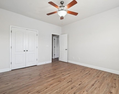 3808 Fairhill Point - Photo Thumbnail 29