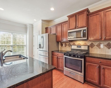 3808 Fairhill Point - Photo Thumbnail 9