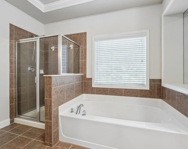 3808 Fairhill Point - Photo Thumbnail 22