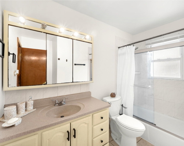 7218 W 110th Place - Photo Thumbnail 7