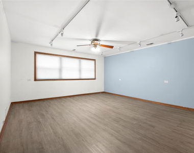 7218 W 110th Place - Photo Thumbnail 6