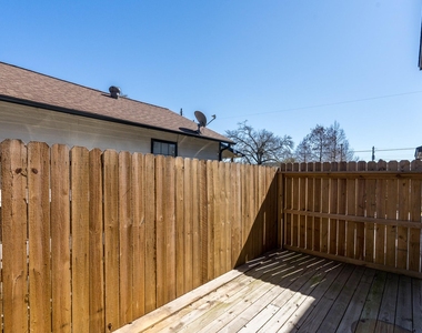 207 N Poplar Street - Photo Thumbnail 17